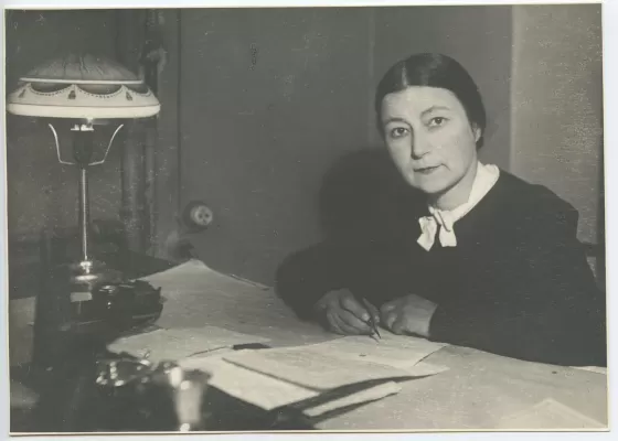 Е.Н. Алексеева за рабочим столом. 1940 г.